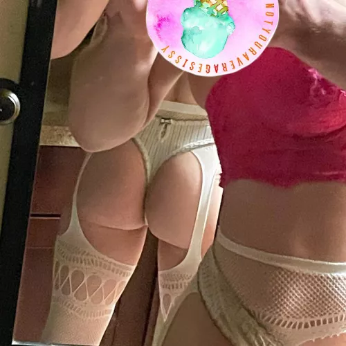 Your POV: just discovered me and now I’m your favorite. Tell me in detail how you feel I want to know ❤️‍🔥  oh and ya the gym pays off 🍑 keep going ! 