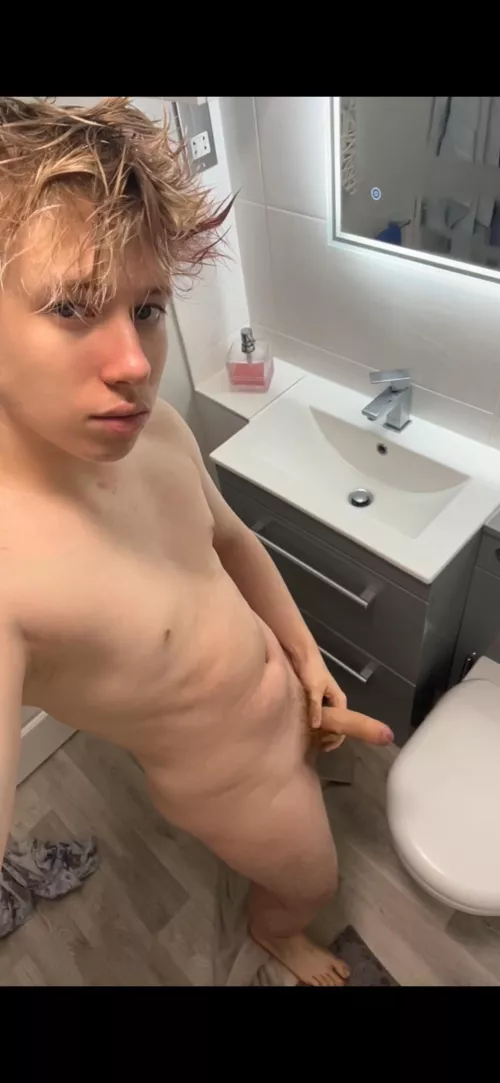 [18] do you like what you see?😏