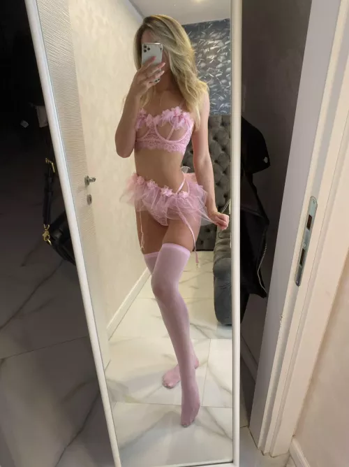 20 [F4MF] #Cleveland - How often do you masturbate and what are you thinking of while doing so?