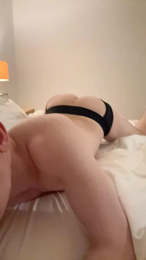 20 [m4m] gay twink looking for a big facial next week. DM me if u host x