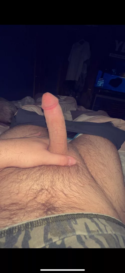 21 m looking. DM ME 