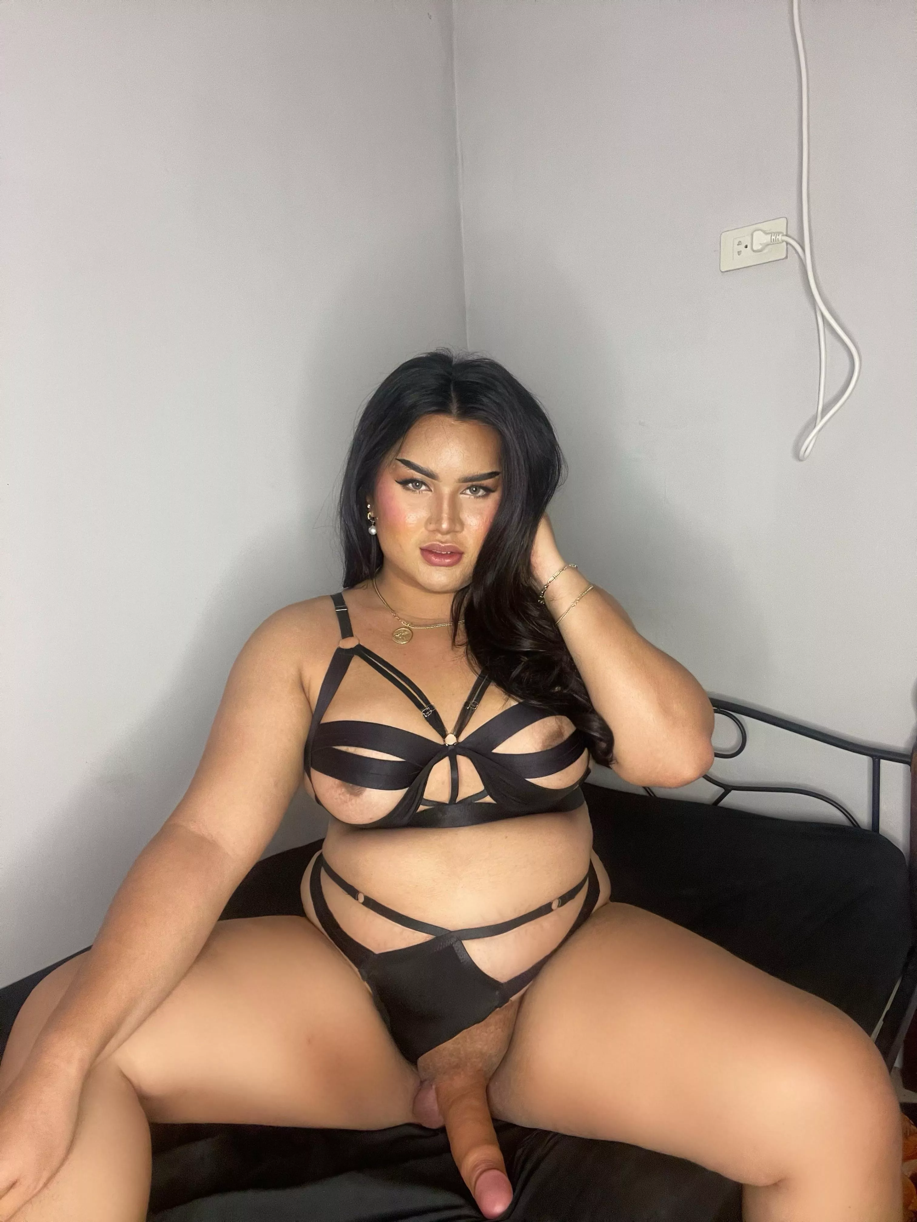 (23) Do I look good enough to svck and fvck 