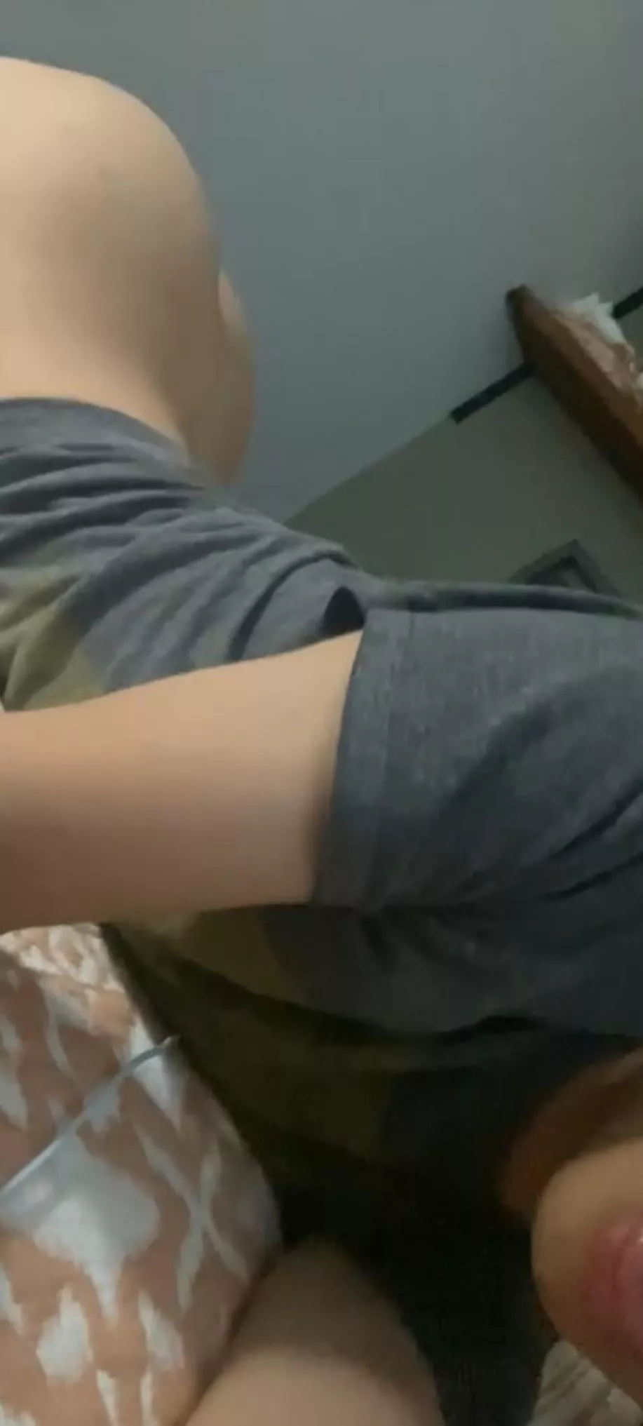 23 looking to suck a man