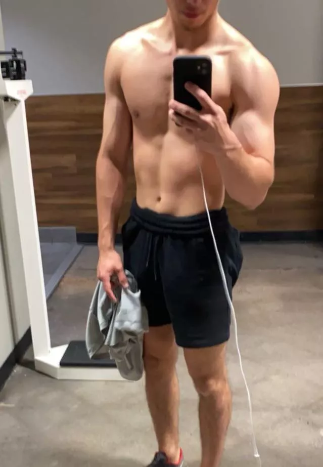 23 [M4F] Looking to fuck tn. Can host/travel. University Park. 7in