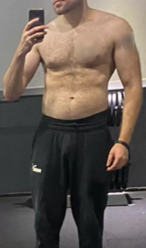 27 [M4T] looking for a trans domme 