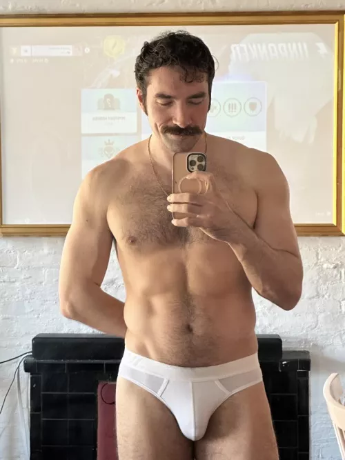 (31) Wanna suck on my bulge?