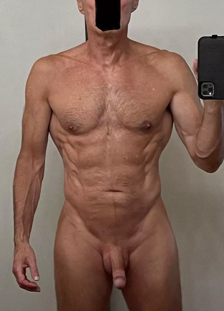 60 M4F Str8 single southern Sonoma County seeking female friend, FWB, sex friend or GF who might also like to go nude @ the beach or nude hiking ☀️. 09/2024 photo w/no tan lines 😉.