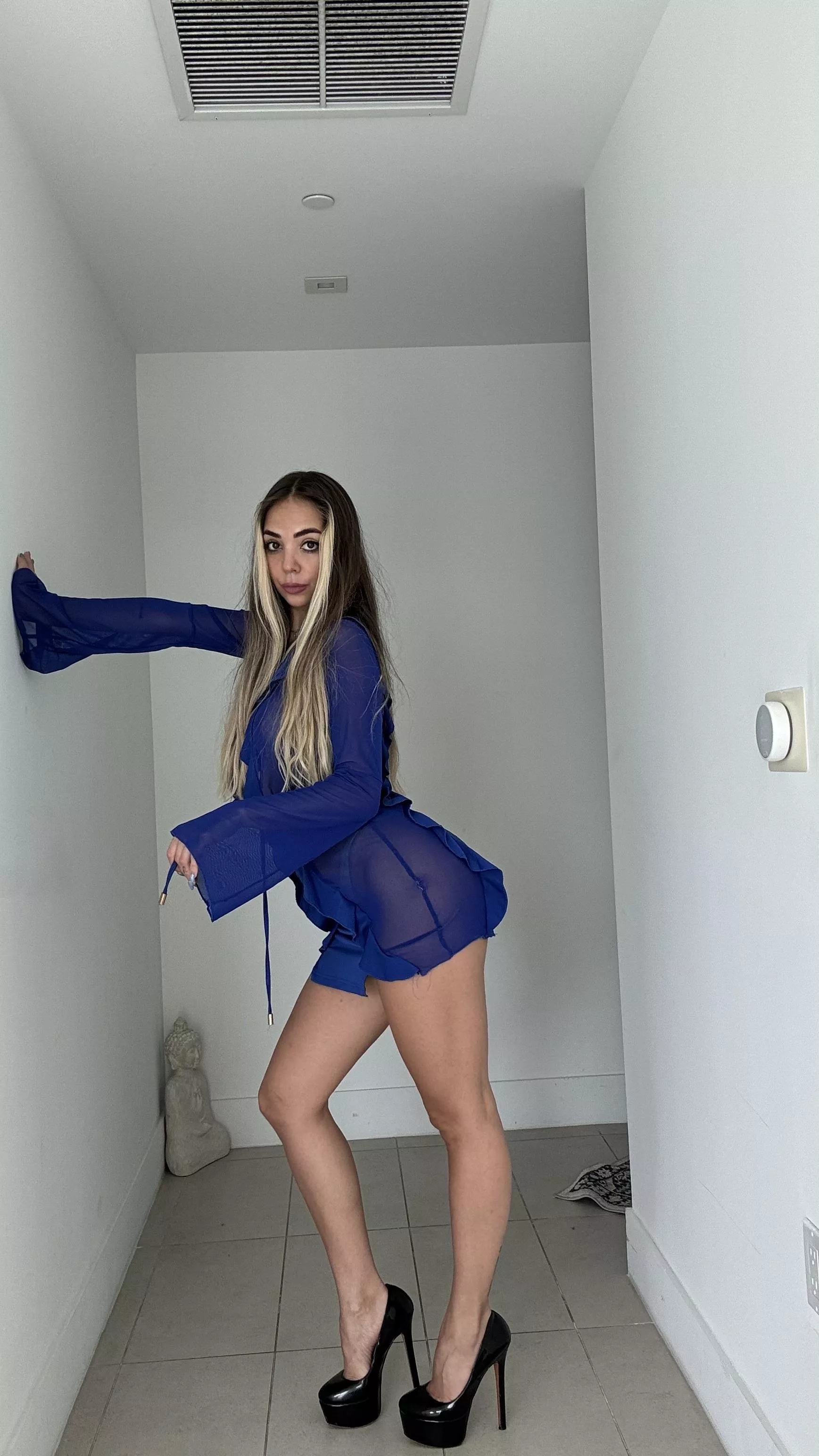 a feel beautiful with this dress