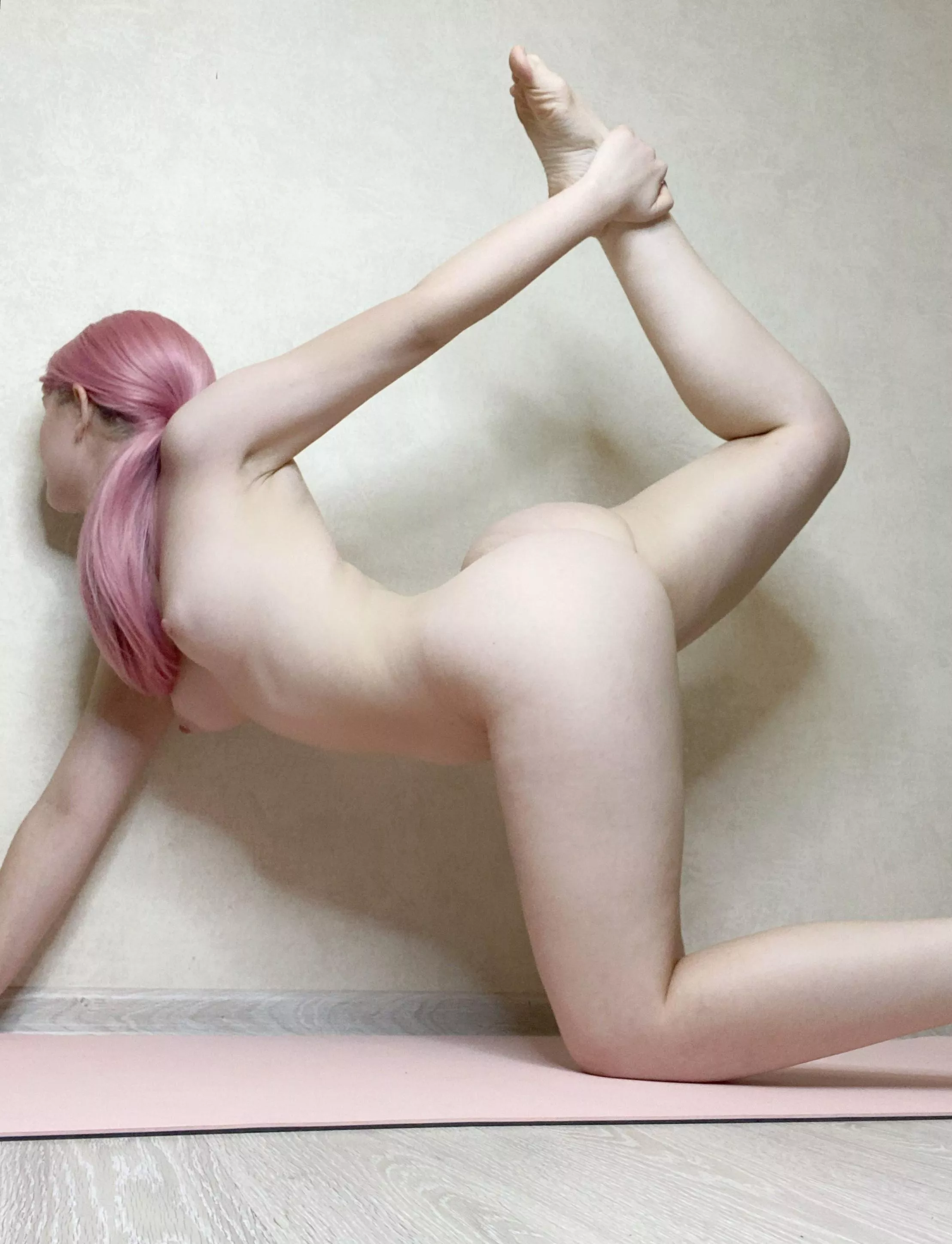 A little booty girl yoga for you