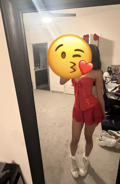 Any hung bulls who can make Halloween more fun for a size queen and cuck? 8+ BWC and BBC only!