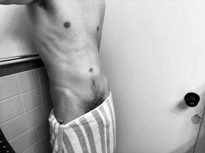 Anyone wanna dry off together? 