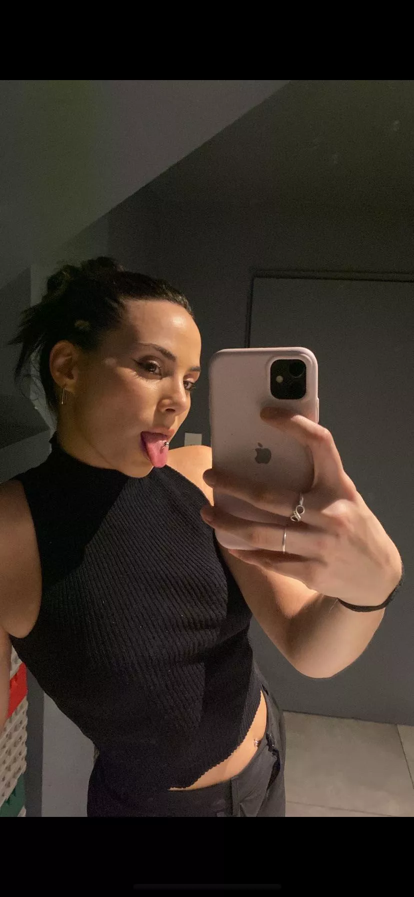 Applying to be a paypig is like going for a job. Make some f*cking effort!