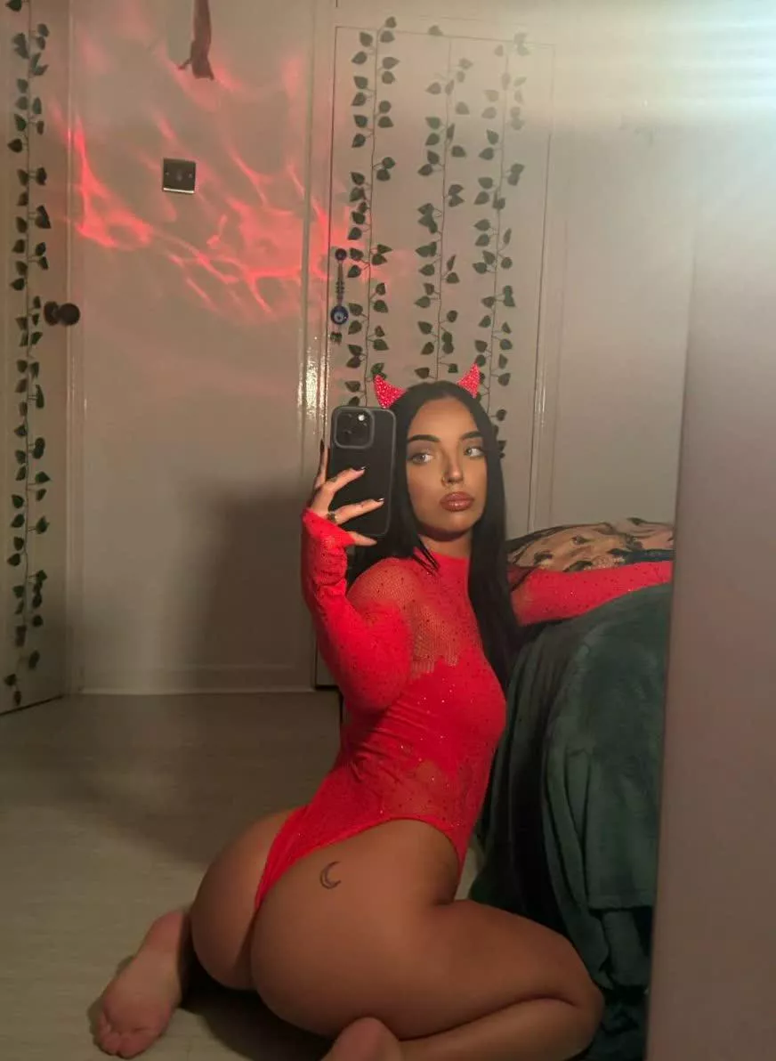 Are British teens with big asses your type?