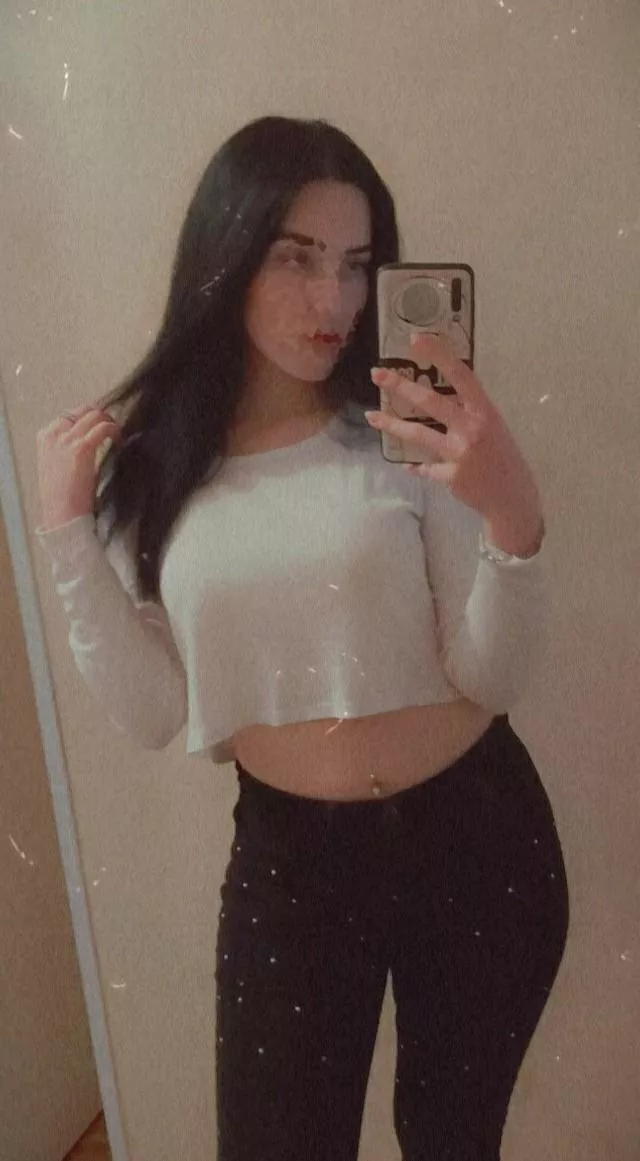 [B4D]20F looking for online sugar daddy for long term gfe