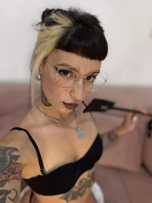 Bend the knee and worship your queen loser