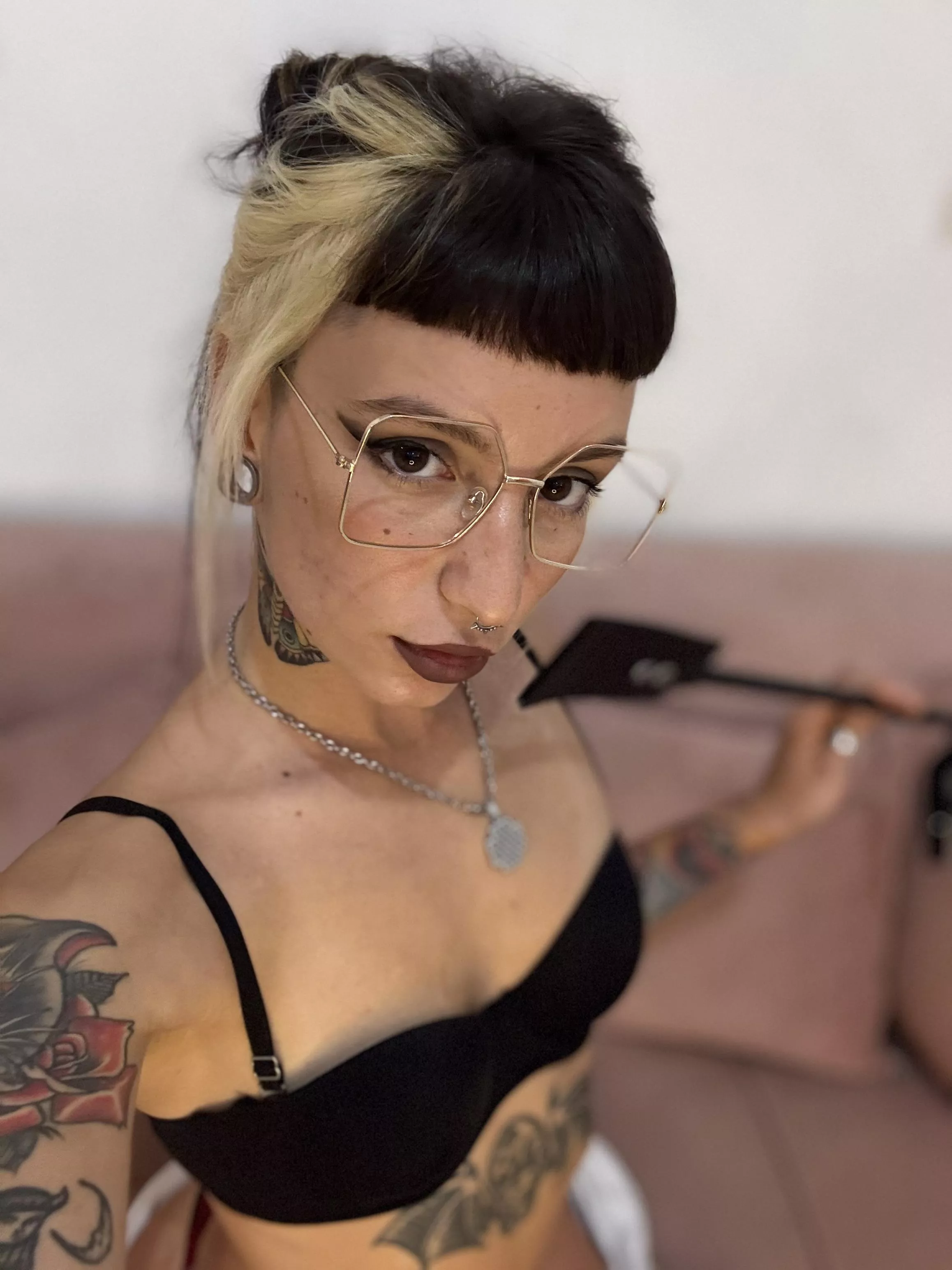 Bend the knee and worship your queen loser