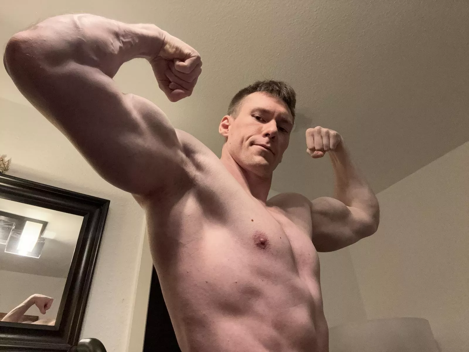 Biceps with a wide wingspan 