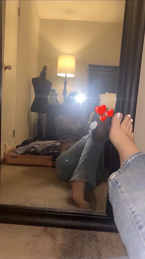 Bored, taking feet pics entertain my feet 😋