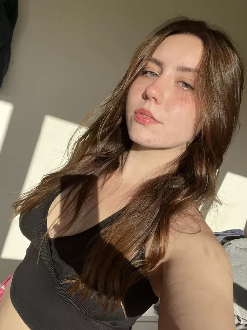 crop tops make me want to seduce older men