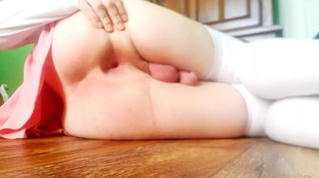 Cum on my ass please daddy 😖