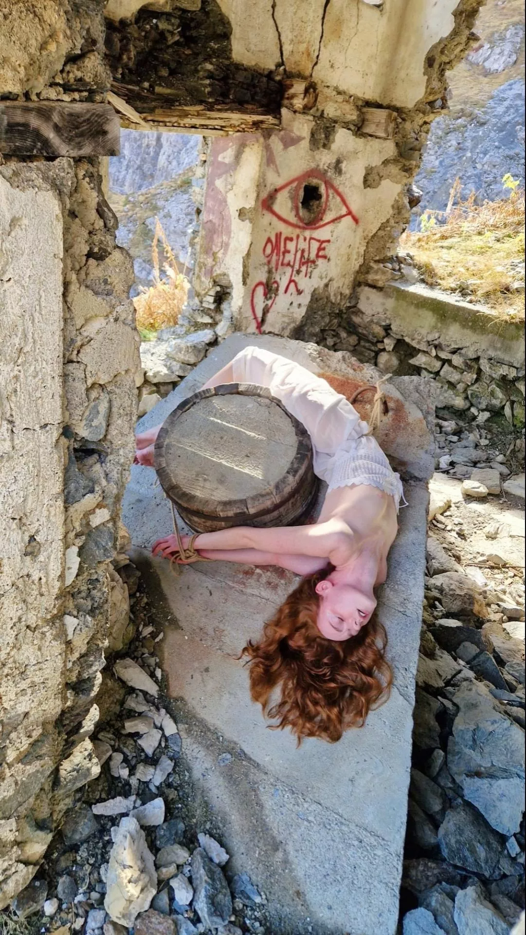 Damsel in distress in the mountains 🏚🏔