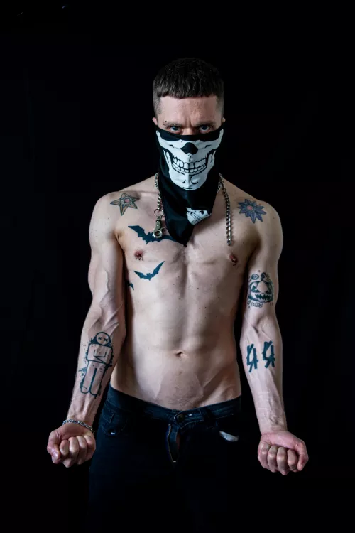 DO YOU LIKE MY SPOOKY TATOOES?