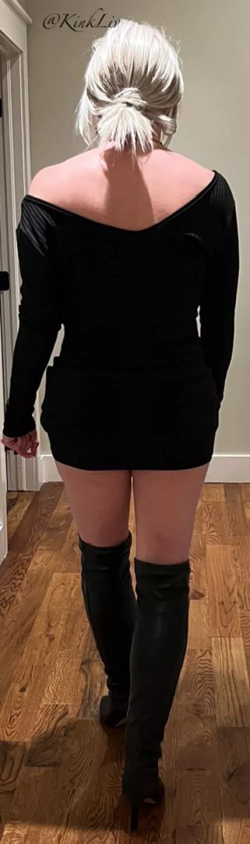 Don’t let this gilf walk away 