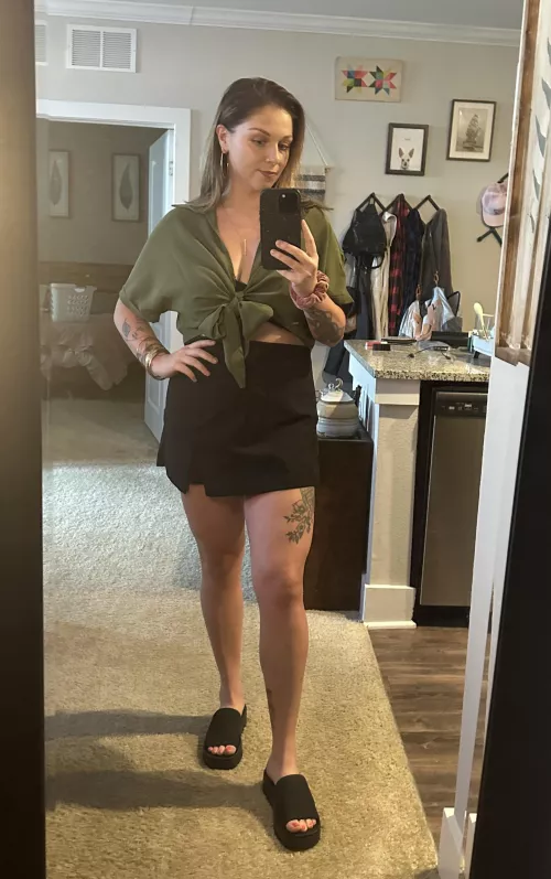 F33 What emoji describes me?