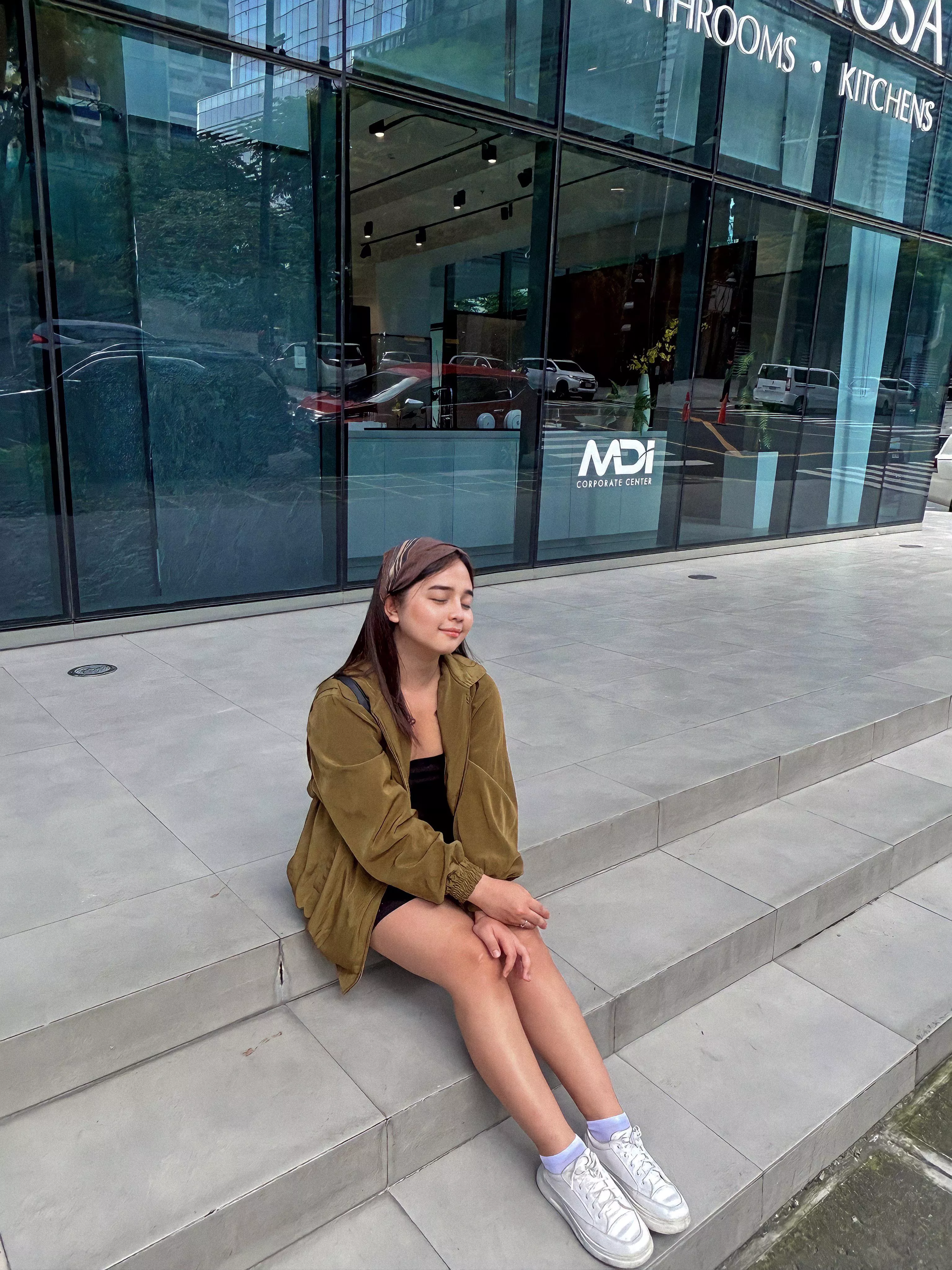 Felt cute with my extra large jacket and chubby cheeks haha ✨