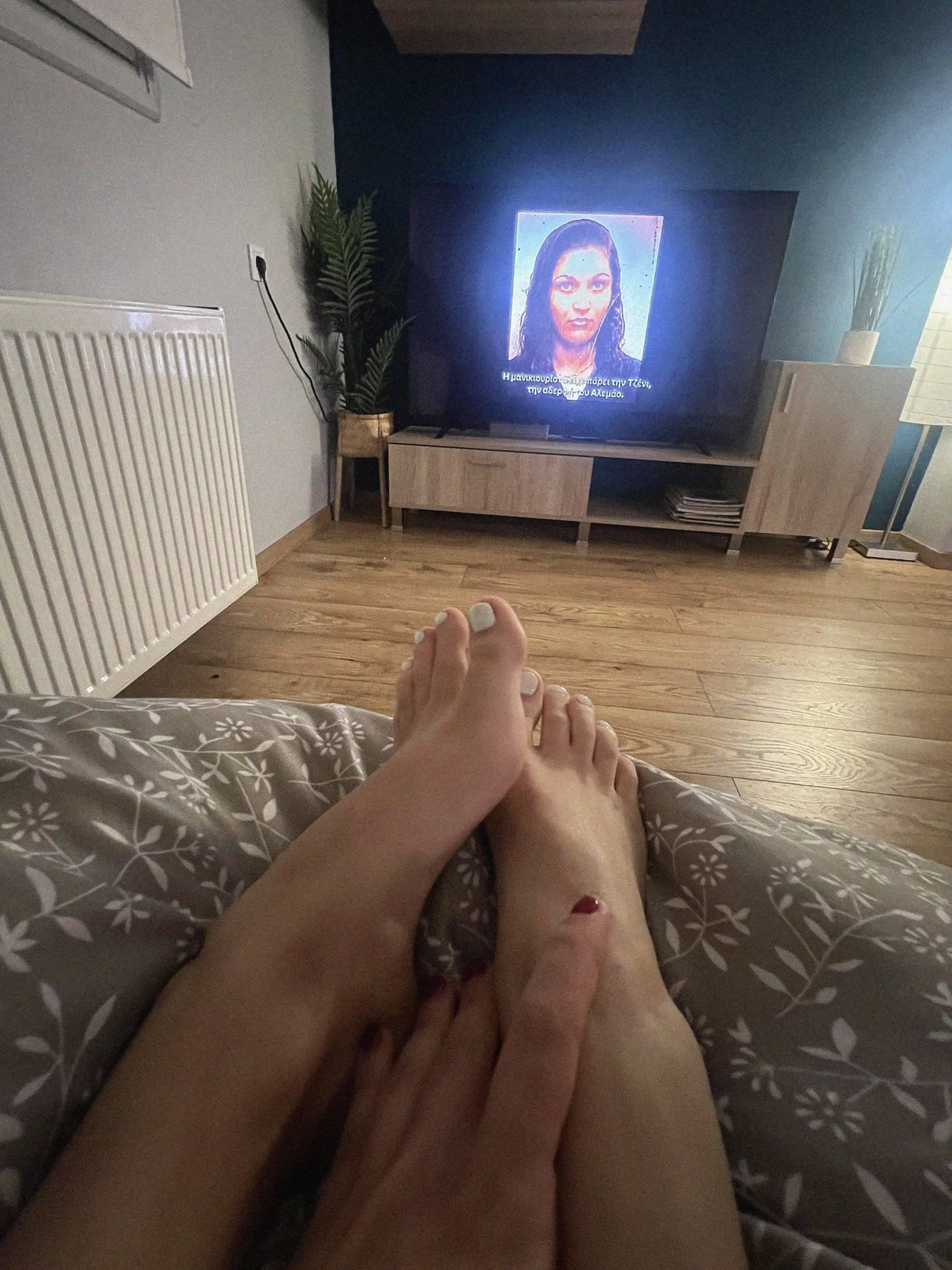 
Happy Friday Night everyone <3 
