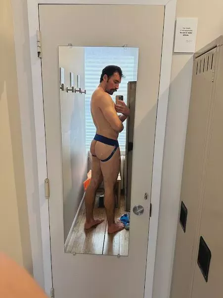 He caresses my hole after breeding it 🥰