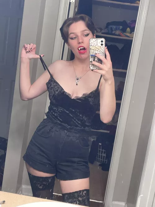 Help a vamp girl get this off?~