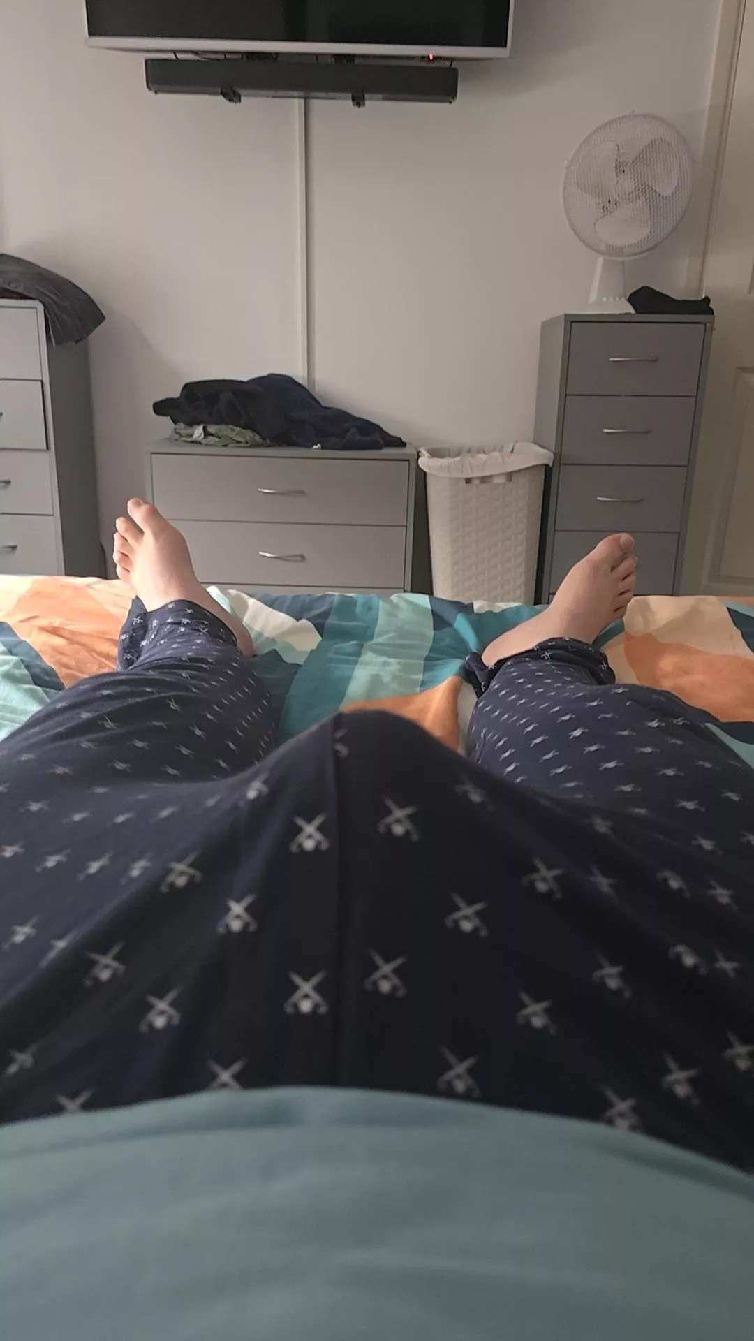 Hey! Married bi lad from UK. Rugby build and precum a lot. HMU @ws198989 You won't be disappointed.