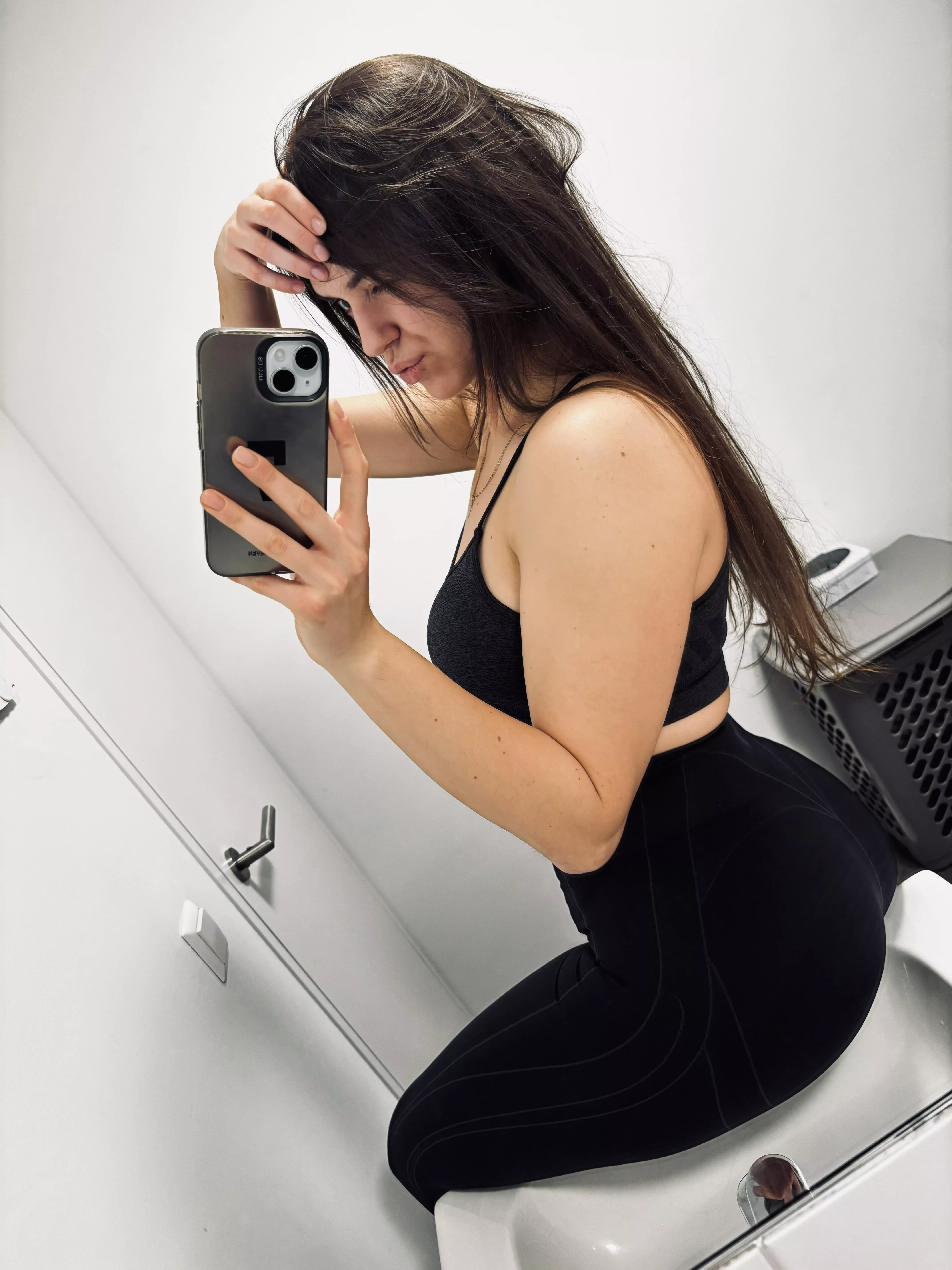 Hey , who wants to stay up with me? 