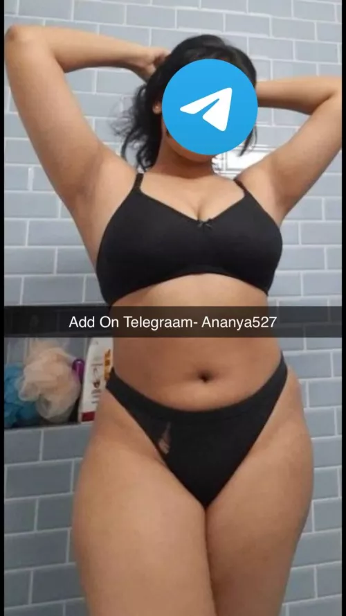 Honey,,, I had a naughty dream last night and guess who was in it? F20