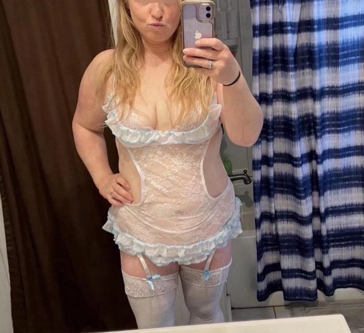 Hope you enjoy the pic of my wife. 