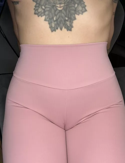 Hope youd be willing to explore my curves with your tongue