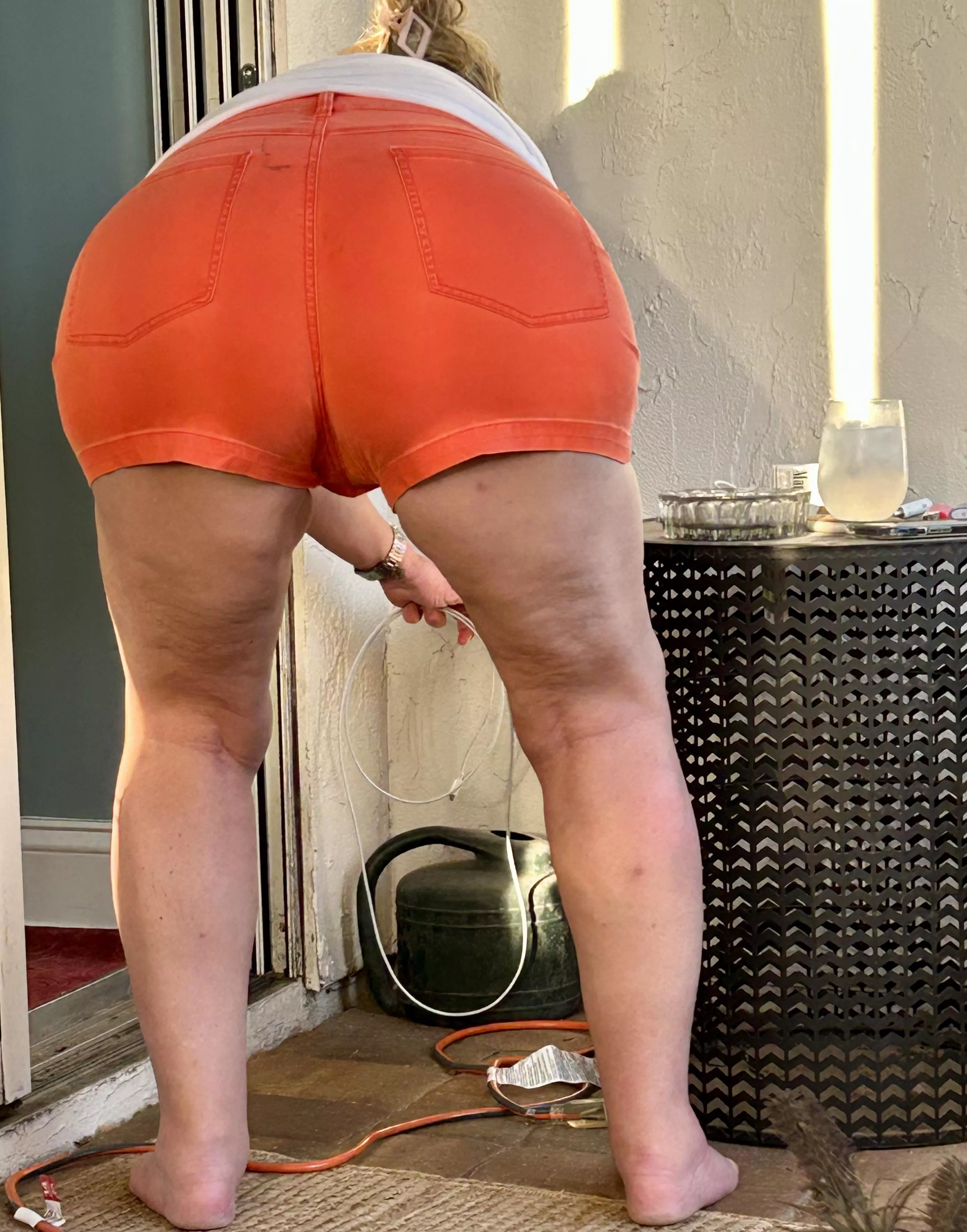 How do you like my MILF wife’s butt