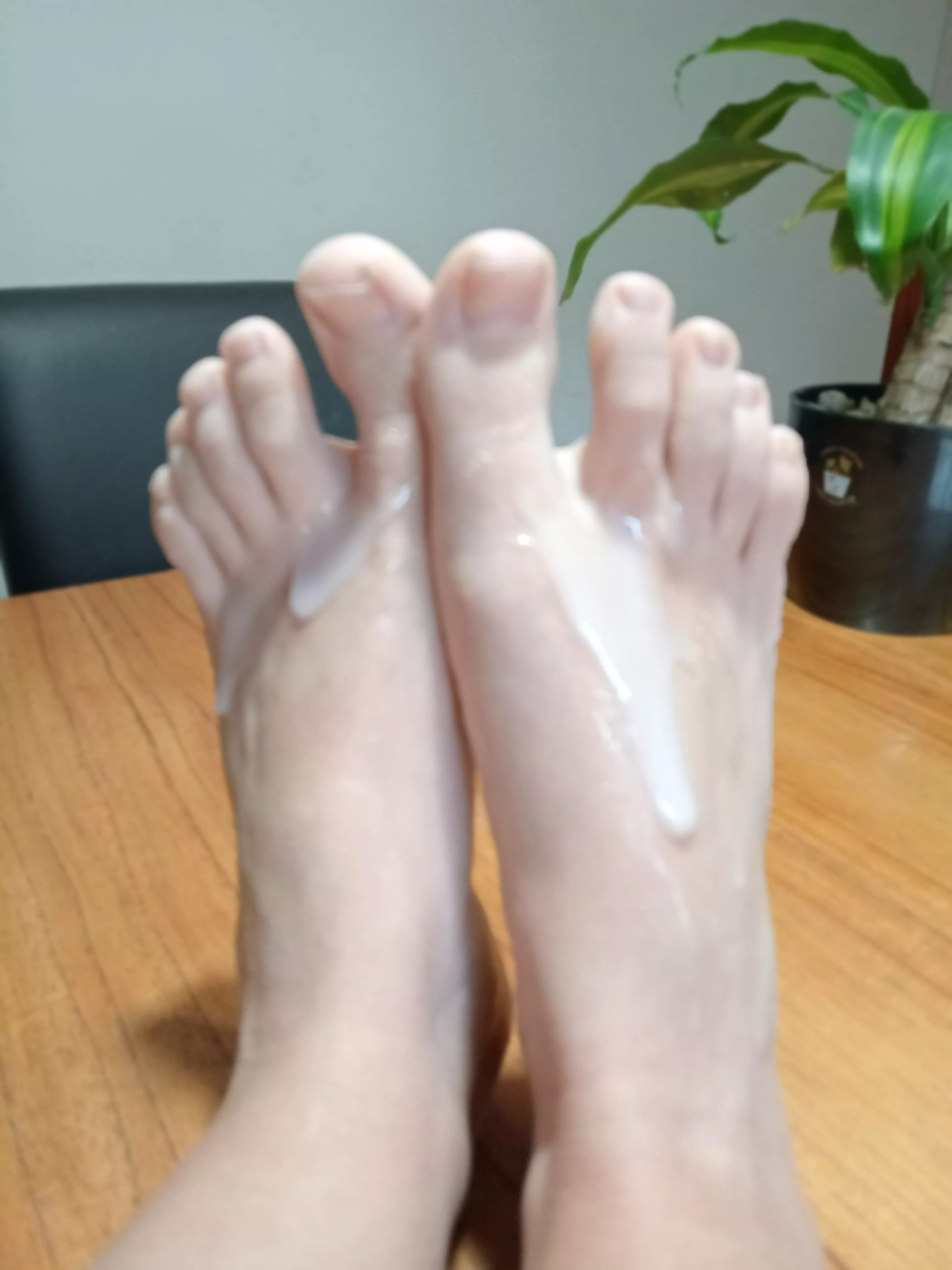 How much do you want to lick these feet CUCKOLD 
