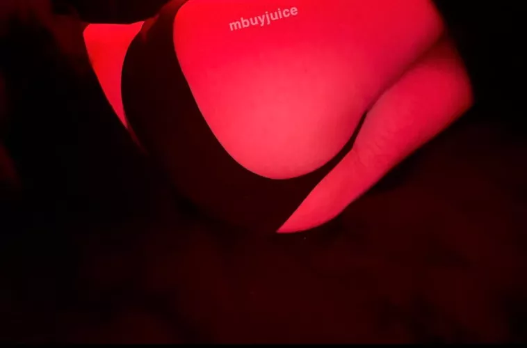 How's my butt look in these? :3 would you tribute me 