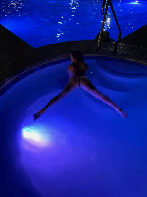 I can make things get hot and heavy in this hot tub. Just try me!