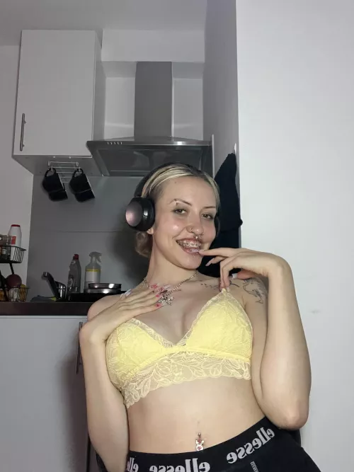 I can't help but have dirty thoughts when I'm home alone