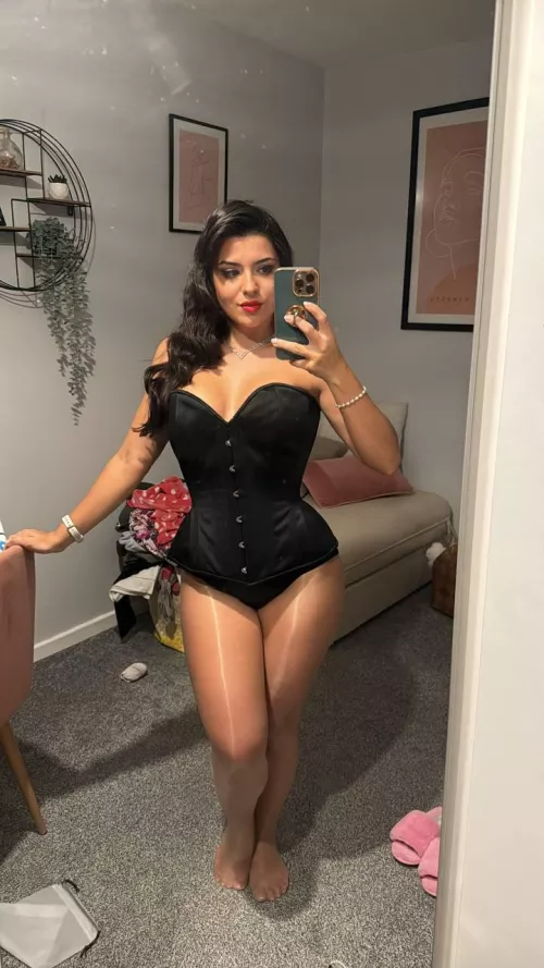 I don't have a good title, but I have nylons