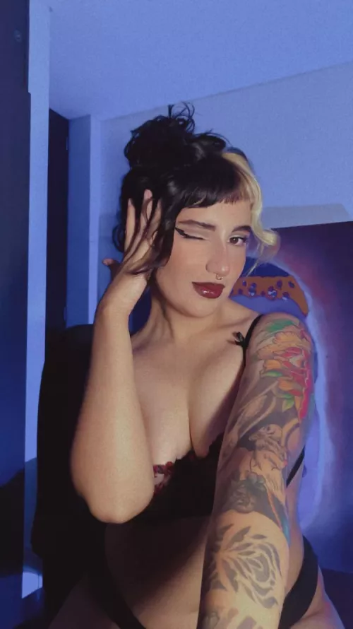 I know you're bored with the daily drama your girlfriend gives you and you're looking to try new things, but don't worry, with me you only have tons of naughty fun within your reach. Leave it all in my hands and enjoy! Can verify if you want. Just onl