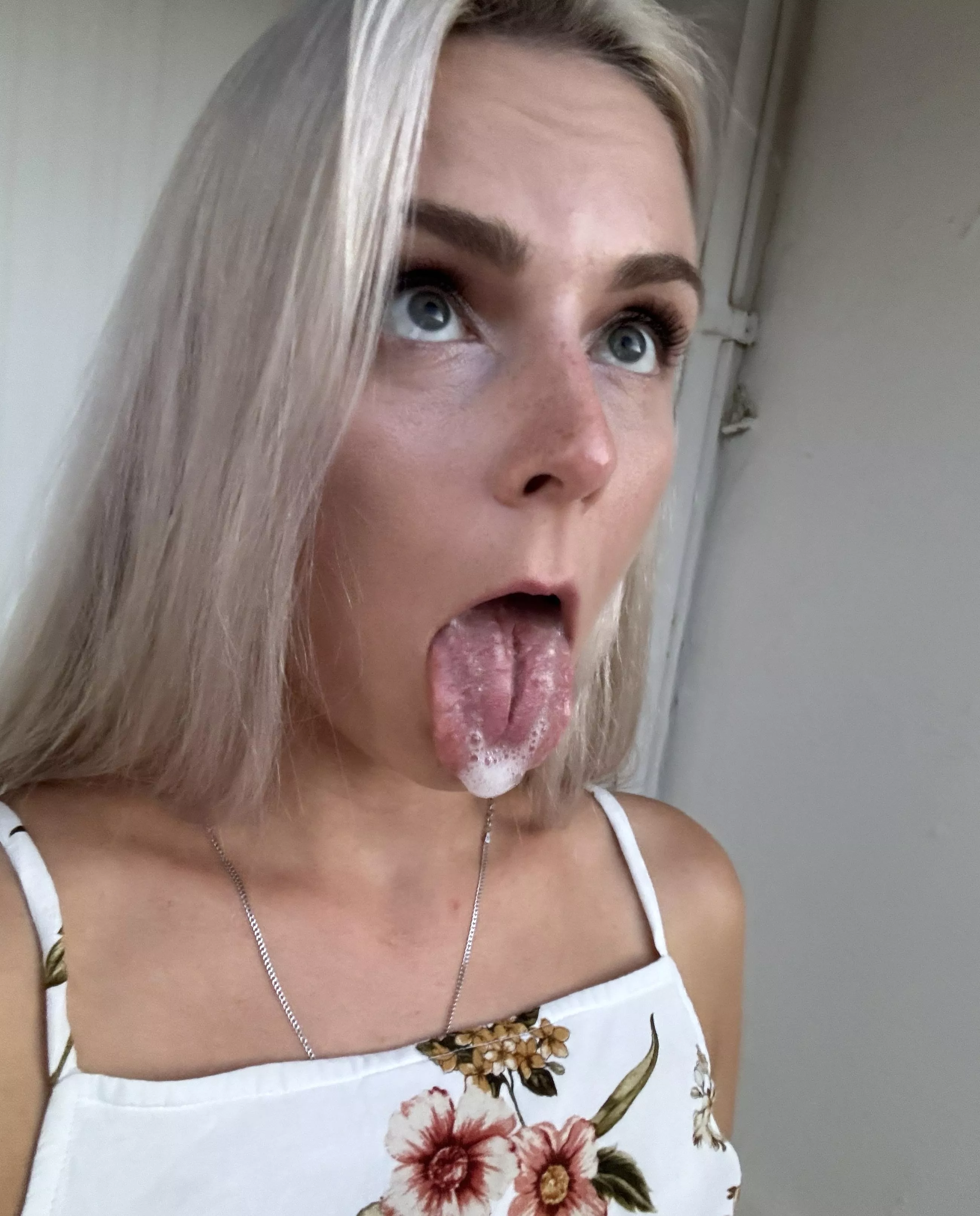 I like to drool on my tongue all the way to the floor