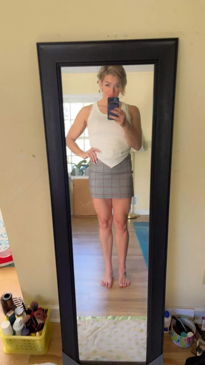 I love you being under my foot crushing you