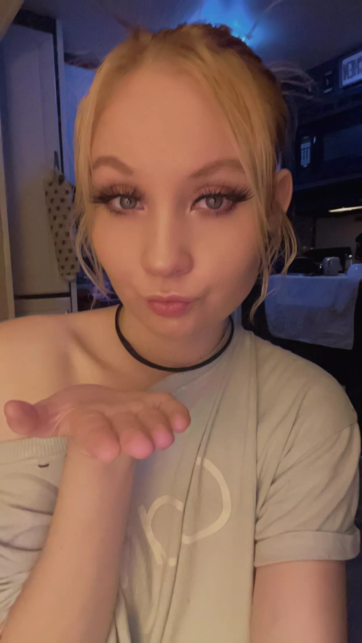 i may be barely legal but u can still show you a crazy time daddy 🤭