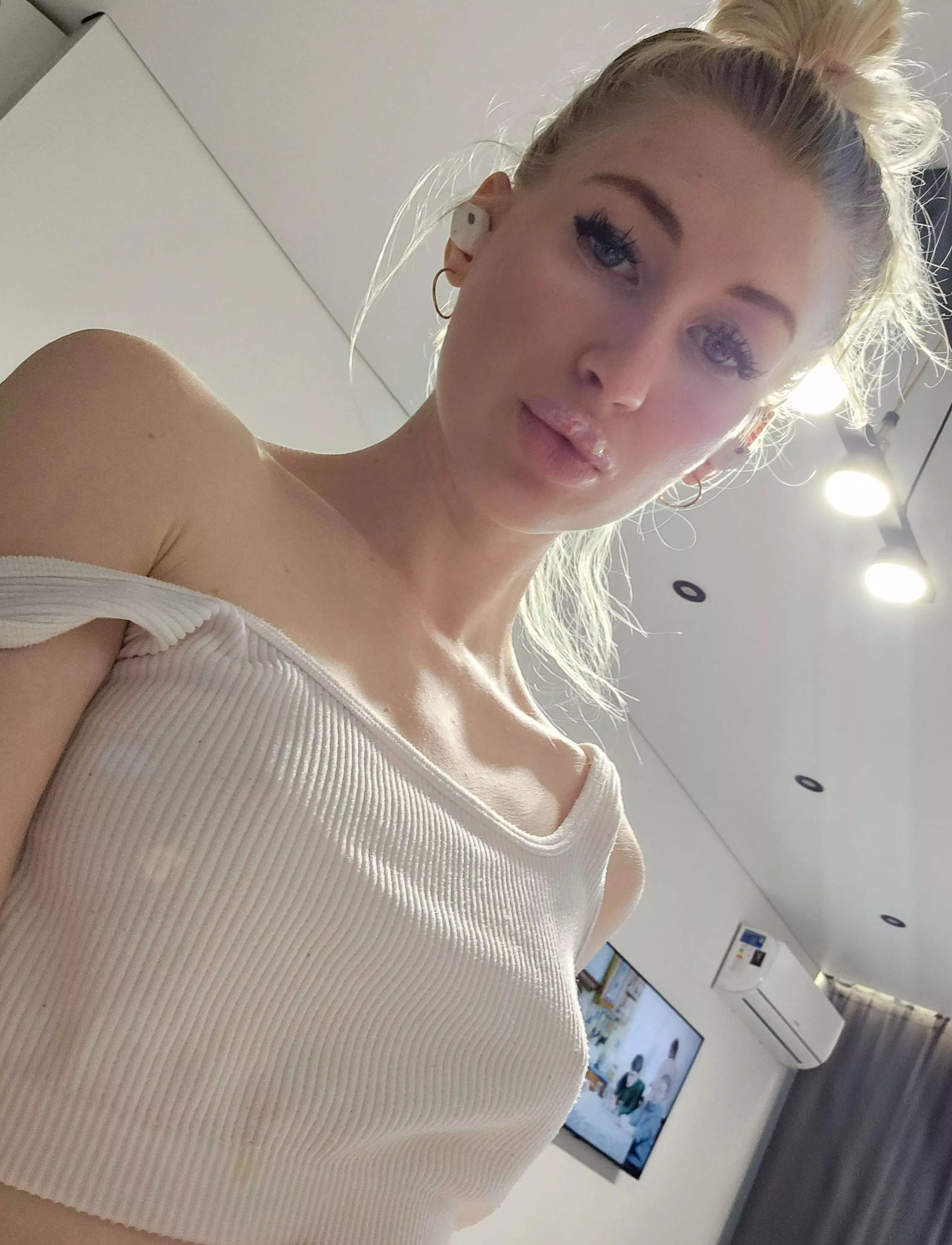 I take selfies when I'm lonely