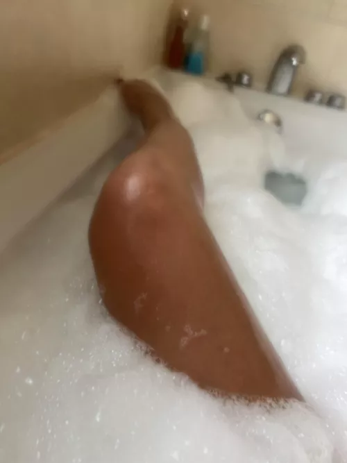 I urgently need a married cock to play