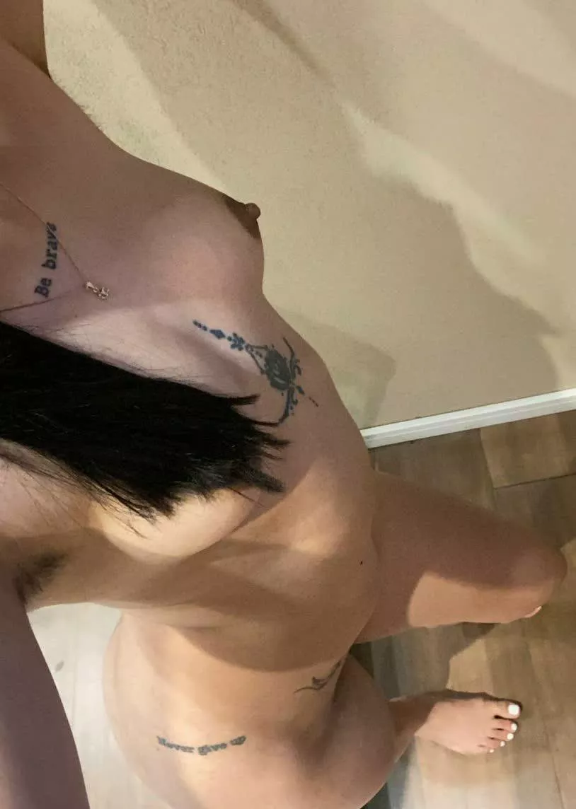 I wanna be fucked in public one day. 
